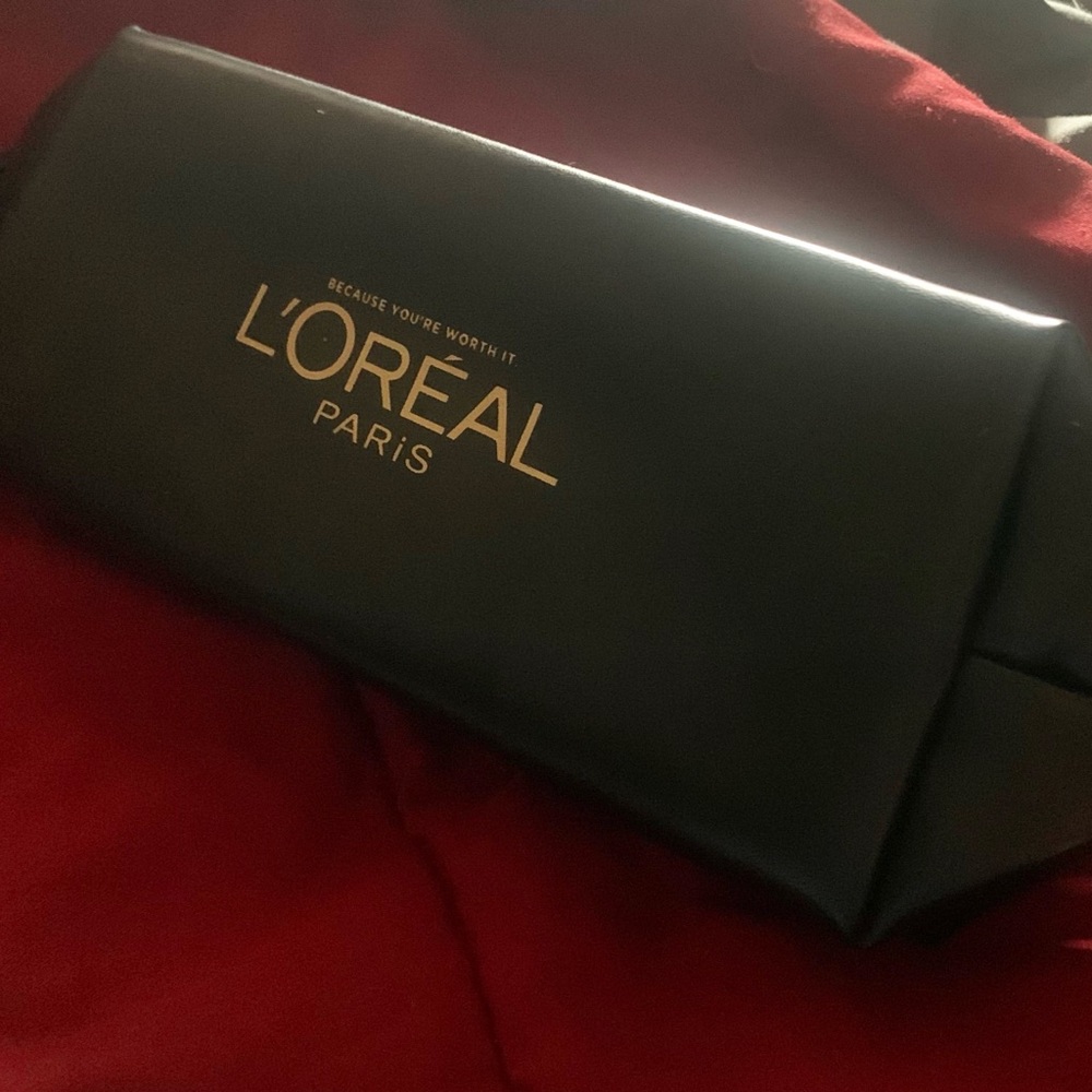 L'Oreal Black Cosmetic Bag